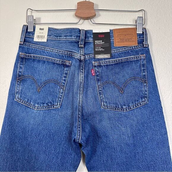 Levi's Premium Wedgie Straight Fit Women’s Jeans Size 28 - Picture 9 of 10